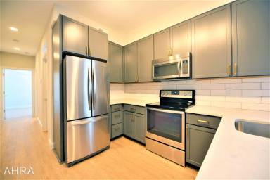 Main picture of 4526 Olive St