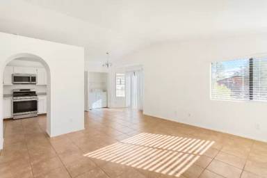 Main picture of 740 Sunset Vista Dr