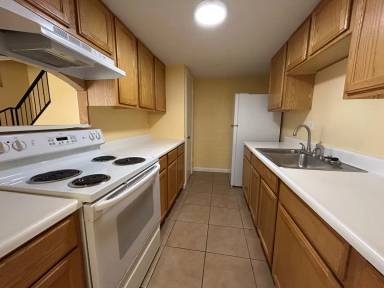 Main picture of 4204 S 47th St