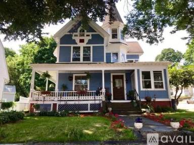 Main picture of 20 Spring St