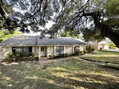 Main picture of 6800-6824 Edmond Ave