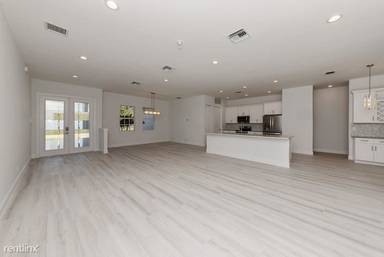 Main picture of 16568 SW 54th St
