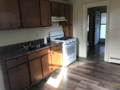 Main picture of 84 Hurlburt St
