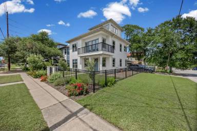 Main picture of 1301 San Bernard St