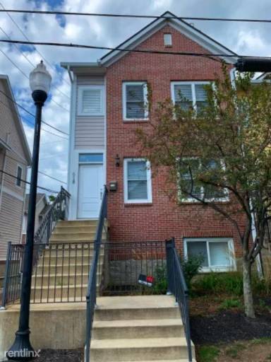 Main picture of 618 E 11th St