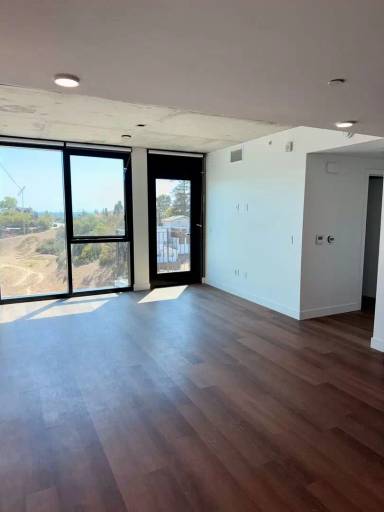 Main picture of 3660 Reynard Way
