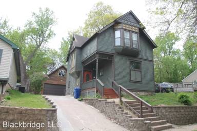 Main picture of 504 Belvidere St E