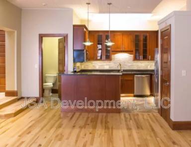Main picture of 223 W 4th - 102