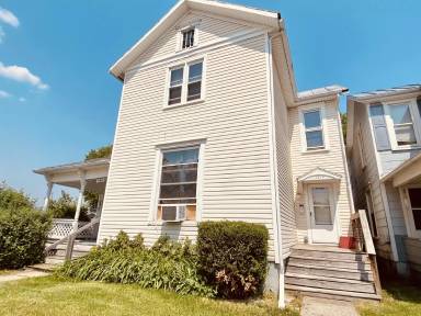 Main picture of 401 1/2 Gray Ave