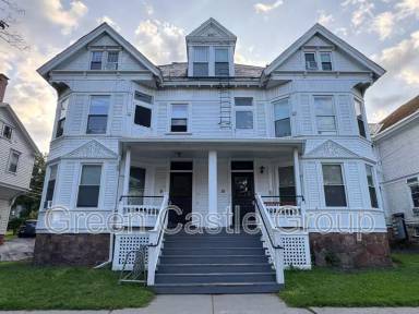 Main picture of 8 S Willard St
