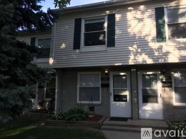 Main picture of 121 Floral Ave