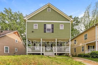 Main picture of 2440 Main St NW