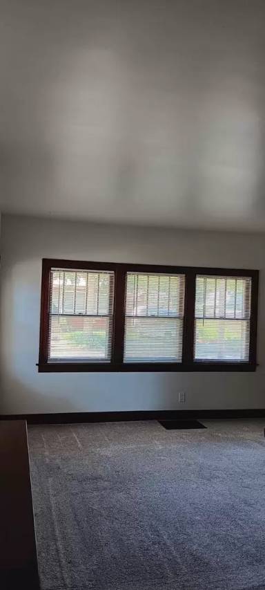 Main picture of 221 S Woodhams St