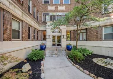 Main picture of 2330 Euclid Heights Blvd