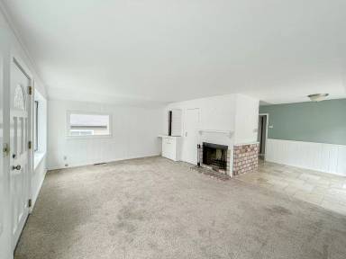 Main picture of 718 Lottie St