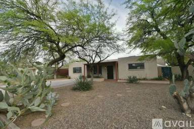Main picture of 2842 E Blacklidge Dr