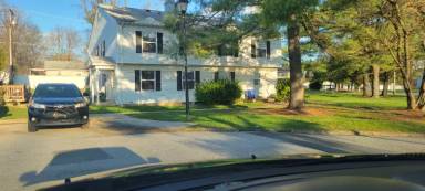 Main picture of 100 Ewing Dr