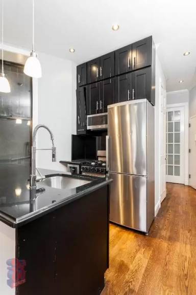 Main picture of 62 Avenue B
