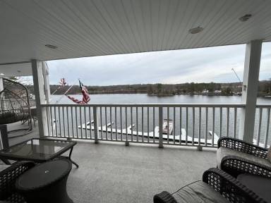 Main picture of 190 S Quinsigamond Ave