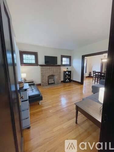 Main picture of 2316 Hudson Ave