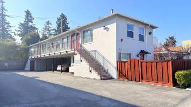 Main picture of 721 Rollins Rd