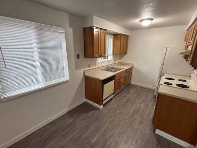 Main picture of 630-636 Ratcliff Dr SE