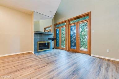 Main picture of 606 W Lynn St