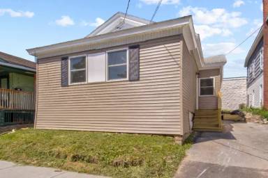 Main picture of 1002 Park St