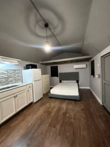 Main picture of 6913 Cocos Dr