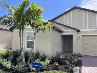 Main picture of 794 Carlyle Way