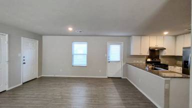 Main picture of 7815 Sierro Medina