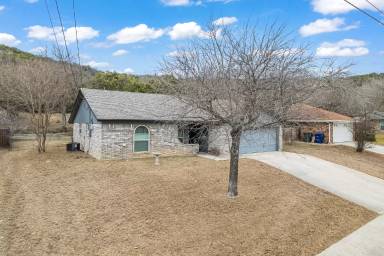Main picture of 2413 Phyllis Dr