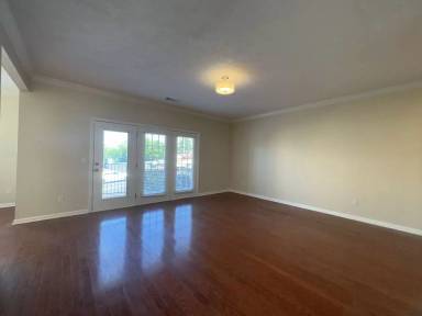 Main picture of 905 Churchill Xing