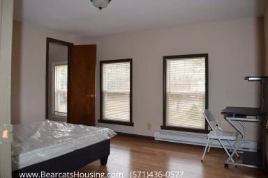 Main picture of 100 Walnut St