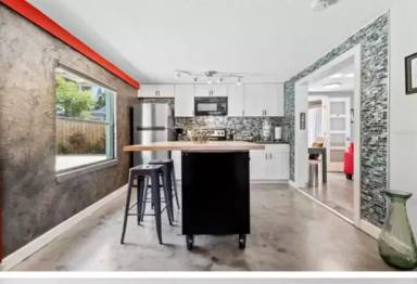 Main picture of 2558 2nd Ave S