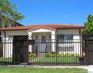 Main picture of 2640 SW 32nd Ct
