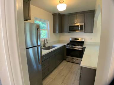 Main picture of 2300 Lake View Ave