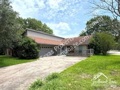 Main picture of 6620 Forest Trail Cir