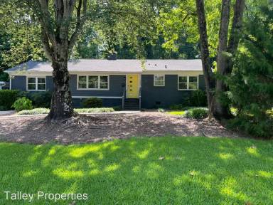 Main picture of 1027 Dresden Dr W