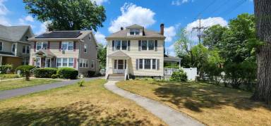 Main picture of 202 W 4th Ave