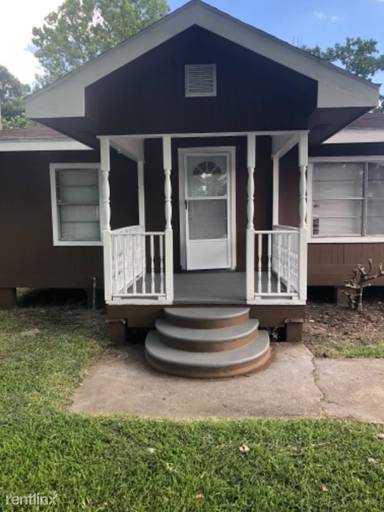 Main picture of 2110 Martha St
