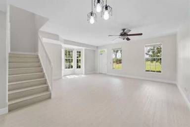 Main picture of 122 Ashley Ct