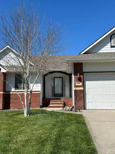 Main picture of 200 Sienna Dr
