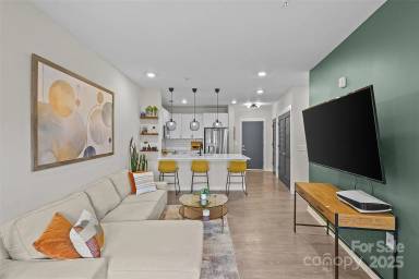 Main picture of 3630 N Davidson St