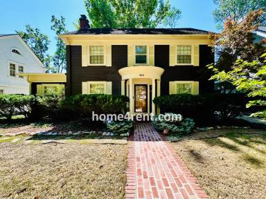 Main picture of 211 W 66th St