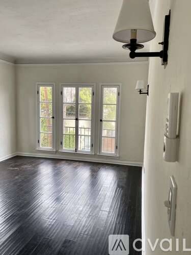 Main picture of 3517 Marathon St