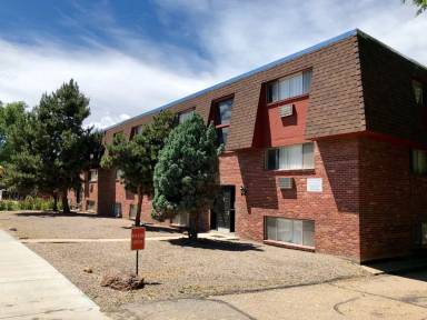 Main picture of 751 W Prentice Ave
