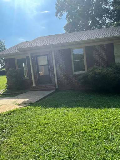 Main picture of 207 Oak St