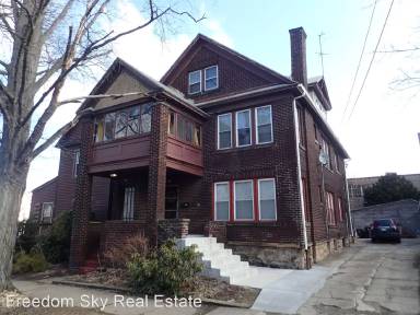 Main picture of 925 Plum St