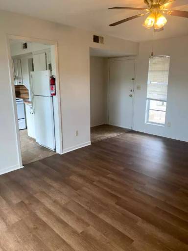 Main picture of 206 N Pine Ave